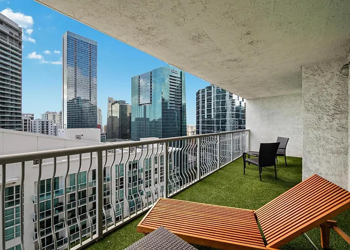 Modern Bayview Apartment In Brickell Bay